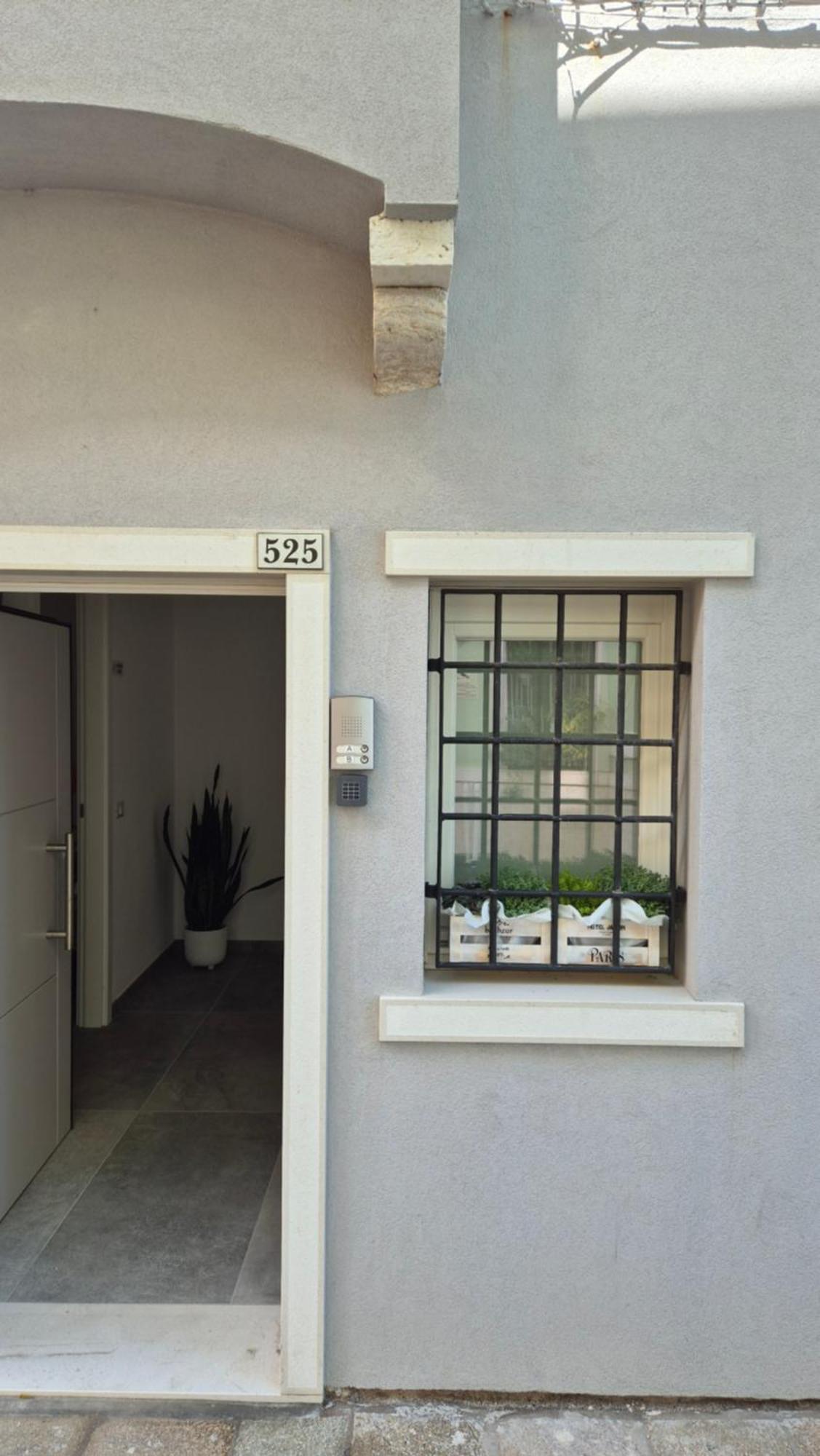 Iris House Apartment Чоджия Екстериор снимка