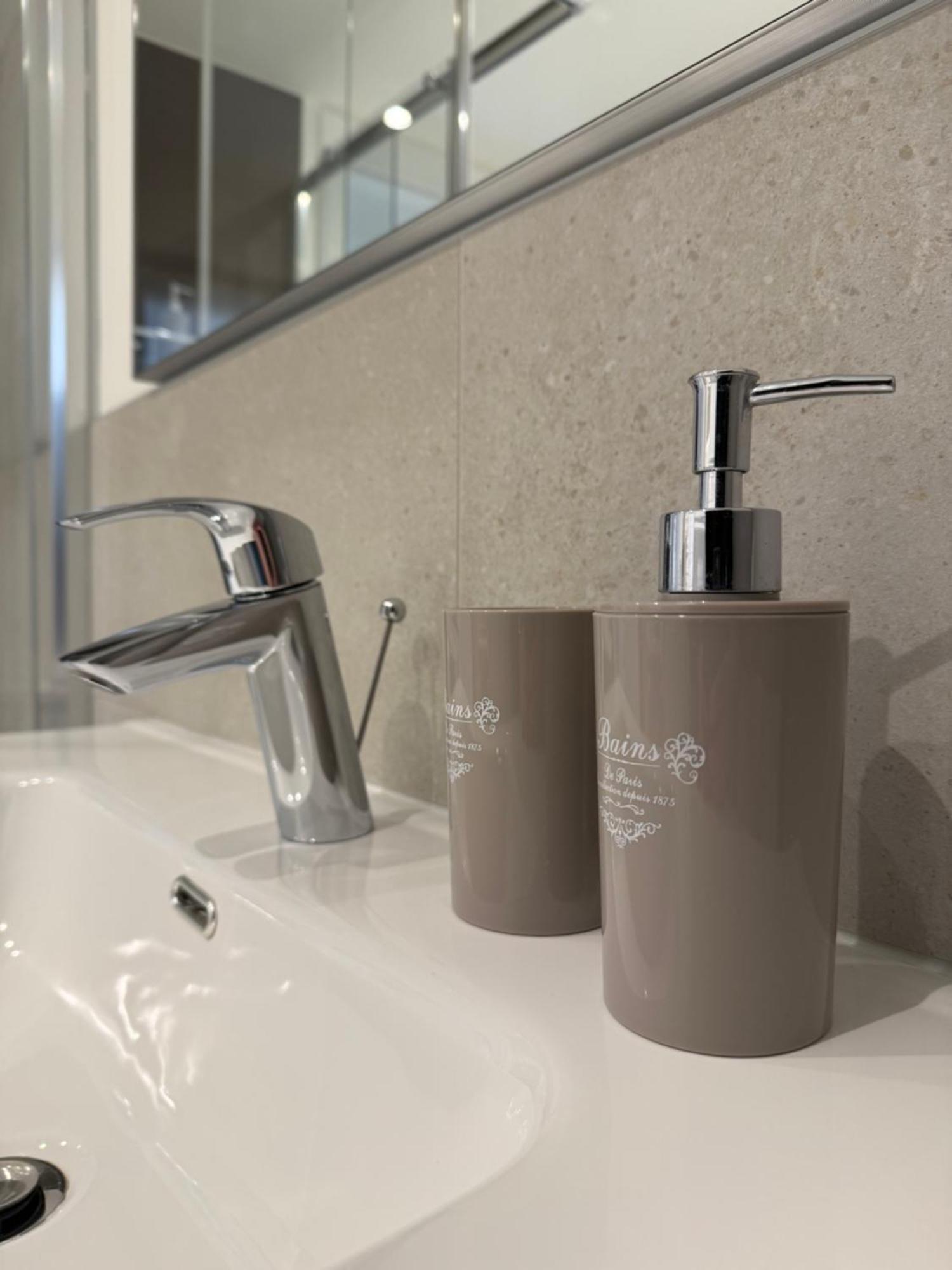 Iris House Apartment Чоджия Екстериор снимка
